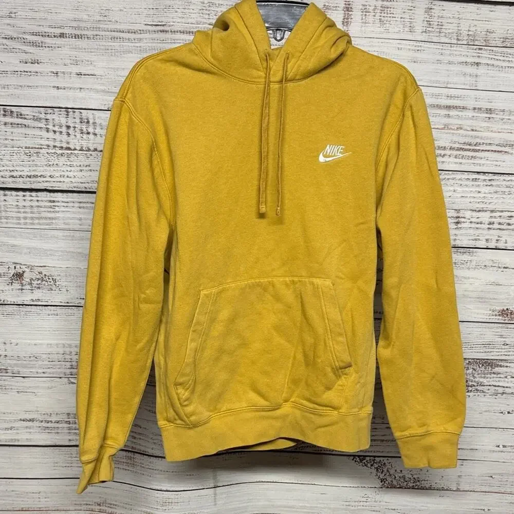 Nike Sportswear Club Fleece Pullover Men Yellow Hoodie XS